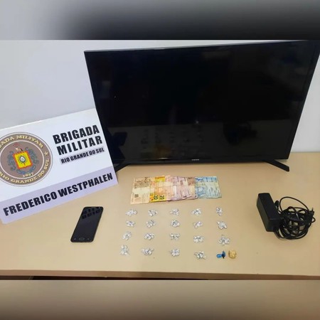 Capa Homem é preso e crack apreendido em Frederico Westphalen