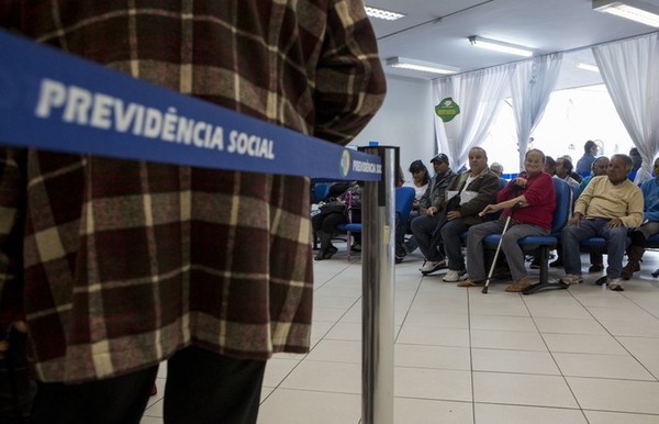 Capa Entram em vigor novas regras para aposentadoria