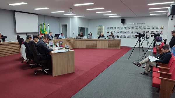 Capa Legislativo de FW autoriza criação de cargo de bibliotecário 