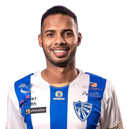 Capa União anuncia volante Menezes como reforço da equipe