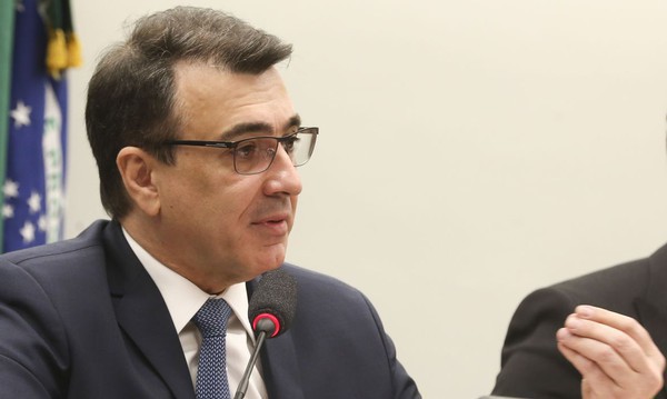 Capa Chanceler brasileiro negocia compra de diesel com Rússia