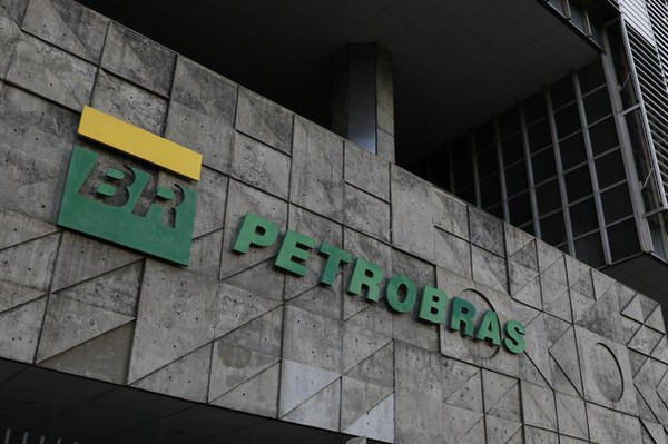 Capa Petrobras envia ofício a Minas e Energia alertando para risco de falta de diesel