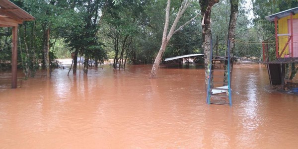 Capa Fortes chuvas causam danos na região