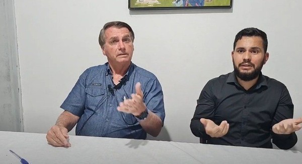 Capa Bolsonaro confirma salário mínimo de R$ 1.212 em 2022