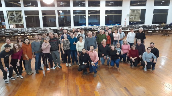 Capa Clube Harmonia realiza formatura de curso de dança