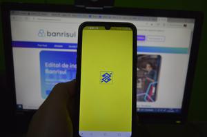 Capa Pesquisa mostra impacto dos canais digitais em operações bancárias