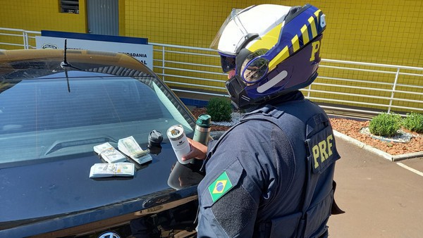 Capa PRF apreende mais de 60 mil dólares escondidos em copos térmicos