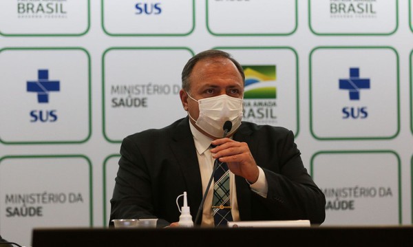Capa DOU publica transferência do ex-ministro Pazuello para a reserva