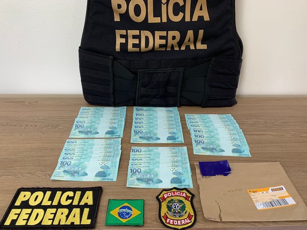Capa PF apreende R$ 3 mil em cédulas falsas em Passo Fundo