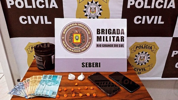 Capa Mulher de 22 anos é presa suspeita de comercializar e armazenar drogas em Seberi