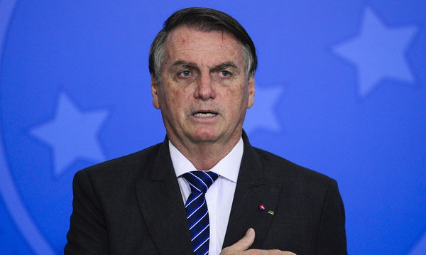 Capa Presidente Bolsonaro assina filiação ao PL
