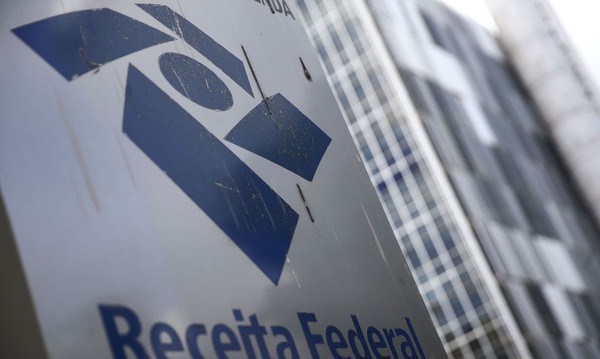 Capa Receita Federal bate recorde de arrecadação em abril: R$ 195 bilhões