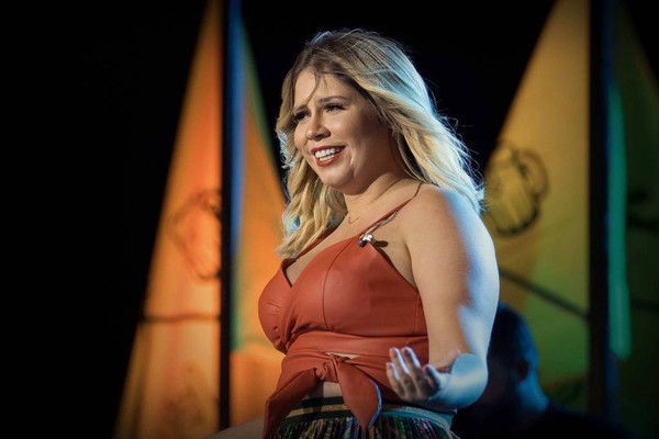 Capa Marília Mendonça morre em queda de avião em Minas Gerais