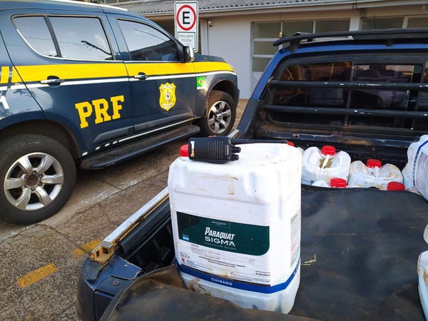 Capa PRF prende contrabandista com mais de meia tonelada de agrotóxicos